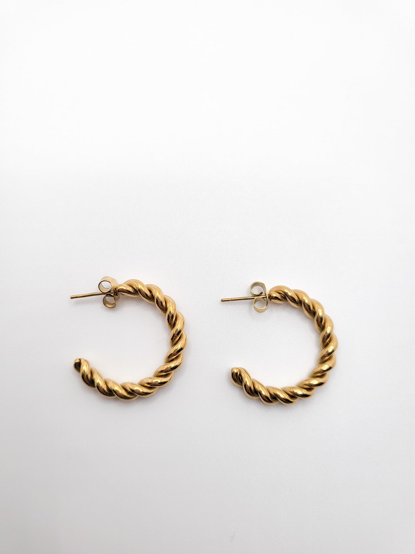 Mimi twisted hoops medium