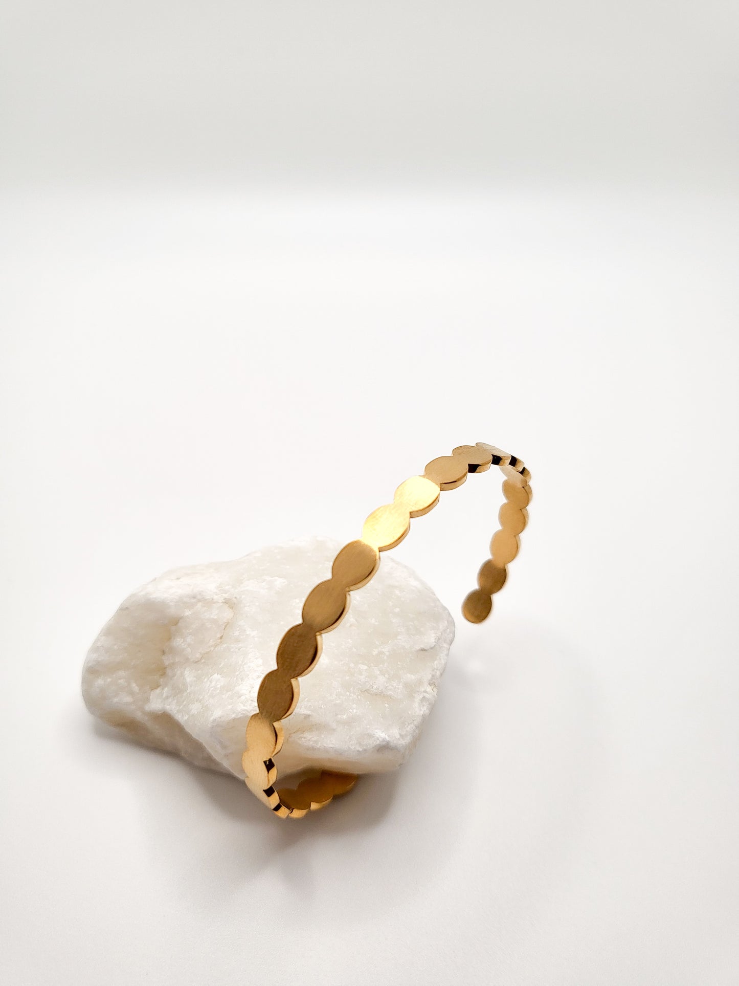 Gold plated wavy shape bracelet