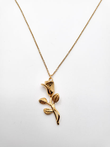 Gold plated necklace with rose pendant