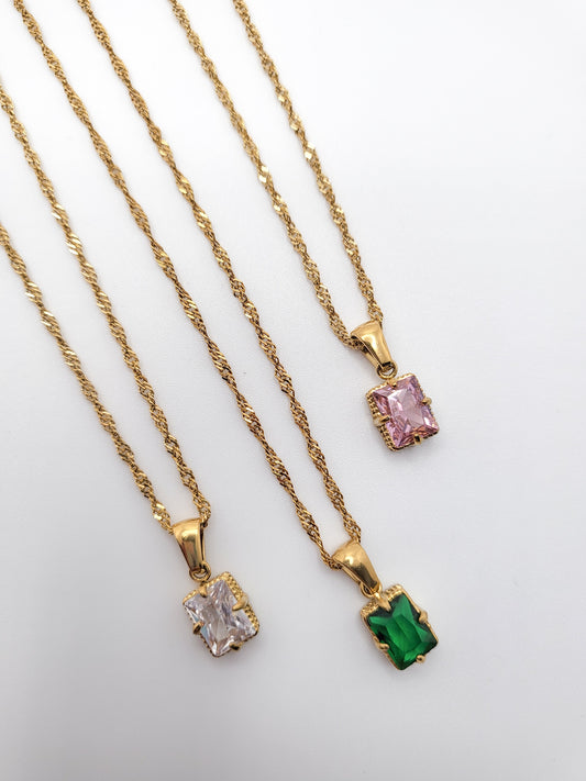 Gold plated necklaces with zircon pendant in color green, pink and white